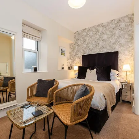 Guest house Wheatlands Lodge-windermere - Of The Year 2024 - Adult Only - Free Car Park Windermere