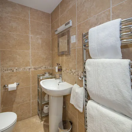 Wheatlands Lodge-windermere - Award Winning - Adult Only - Free Car Park-free Off Site Health Club Access Windermere