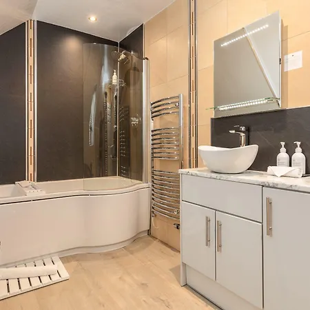 Gasthuis Wheatlands Lodge-windermere - Award Winning - Adult Only - Free Car Park-free Off Site Health Club Access 5*