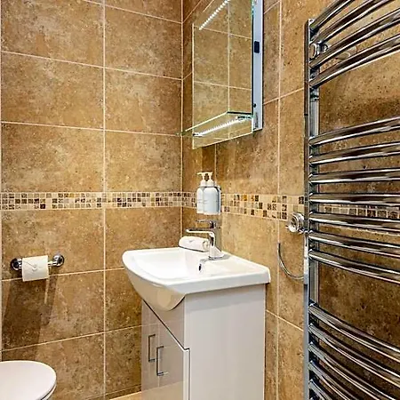 Wheatlands Lodge-windermere - Award Winning - Adult Only - Free Car Park 5*