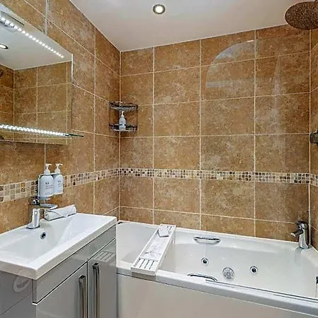 Wheatlands Lodge-windermere - Award Winning - Adult Only - Free Car Park