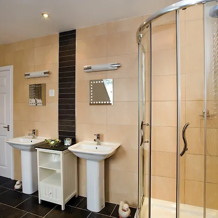Wheatlands Lodge-windermere - Of The Year 2024 - Adult Only - Free Car Park