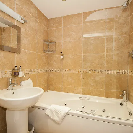 בית הארחה Wheatlands Lodge-windermere - Award Winning - Adult Only - Free Car Park ווינדרמר