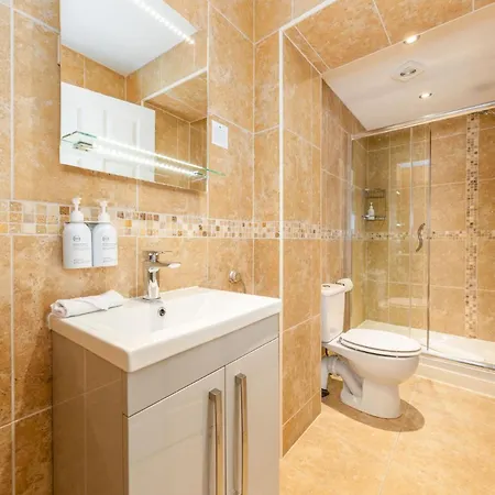 Wheatlands Lodge-windermere - Award Winning - Adult Only - Free Car Park 5* 윈더미어