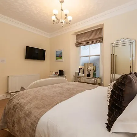 Wheatlands Lodge-windermere - Award Winning - Adult Only - Free Car Park-free Off Site Health Club Access 招待所